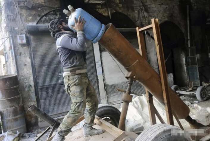 不怕被炸后，伊朗的腰杆子硬起来了！