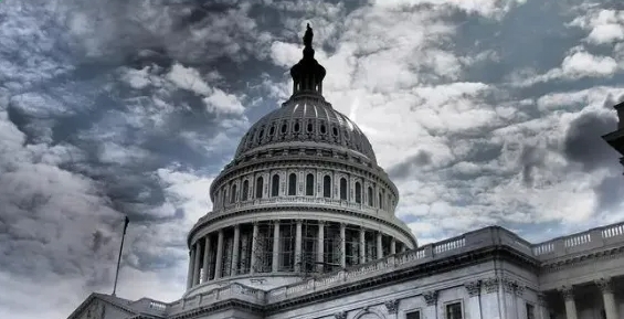 最近，对懂王，一个致命警告已经发出！