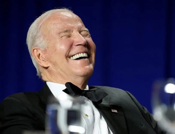 拜登报复世界！