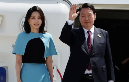 尹锡悦冲冠一怒为红颜，背后历史惯性！