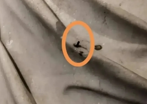 古希腊的雕塑，为什么会露出钢筋？