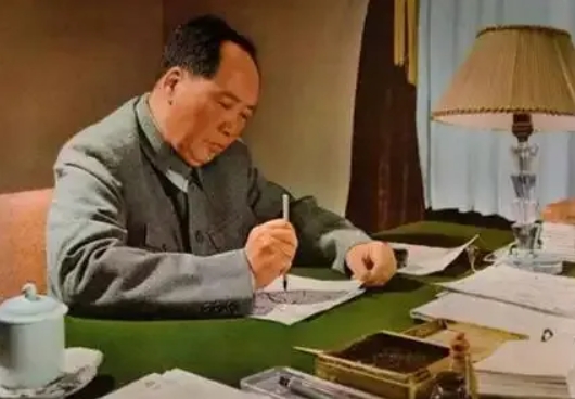 英雄毛泽东！