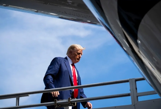 掏出六代机，特朗普就来讲中美友好了！