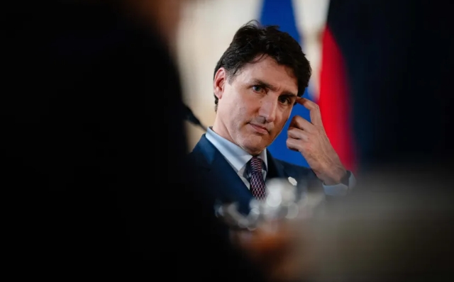 一觉醒来，加拿大政府垮了！