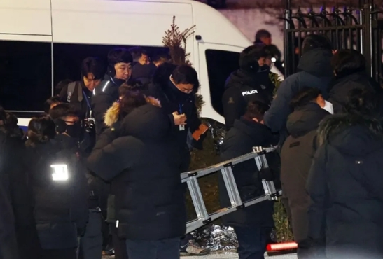 不信鬼神就得吃牢饭！