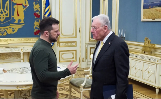 特朗普翻脸，泽连斯基终将迎来曲终人散时！