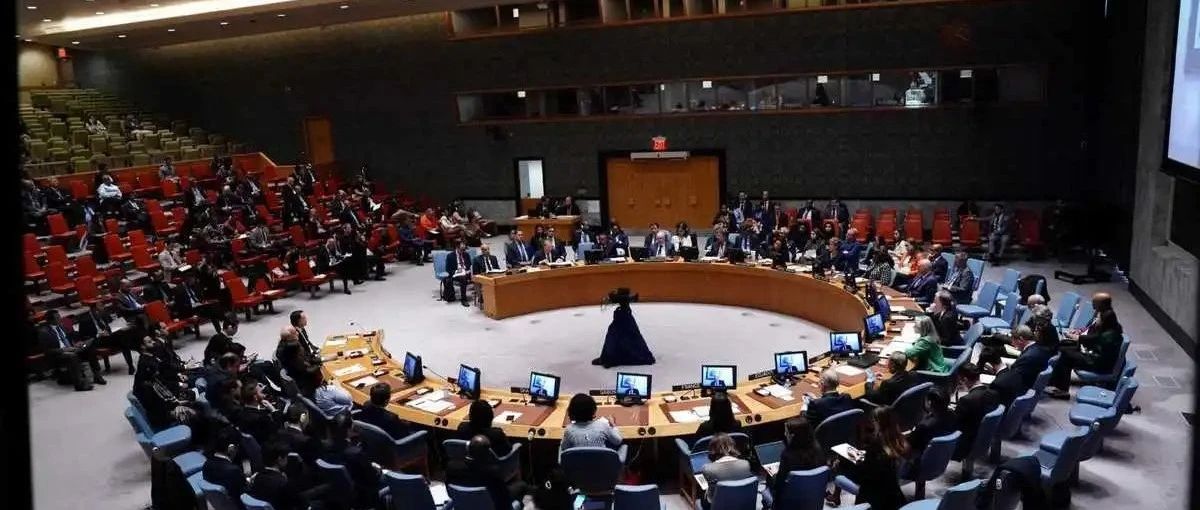 餐桌只三人，余者皆可炙！