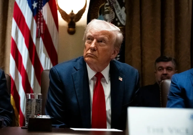 特朗普称帝野望！