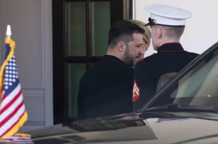 泽连斯基和特朗普闹崩了！