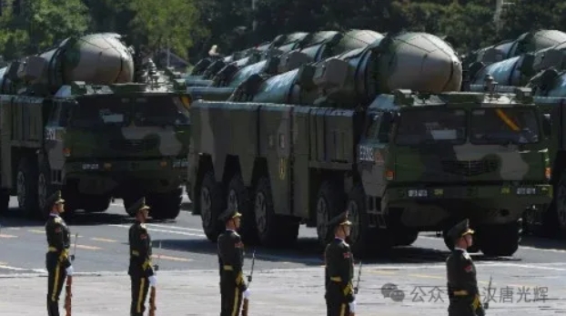 全球军费激增，中美军备竞赛，美国玩得起吗？​