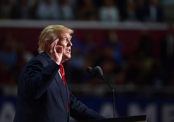 格陵兰岛变天，特朗普又干了件大蠢事！