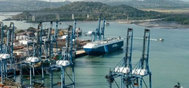 美对华发起攻击，李嘉诚这么干是不对的！国家确立台湾定位，绣红旗还来得及吗？