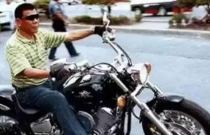 悲情硬汉杜特尔特！