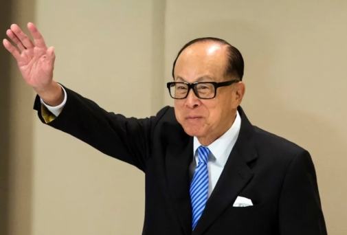 李嘉诚还是自认爱国的！