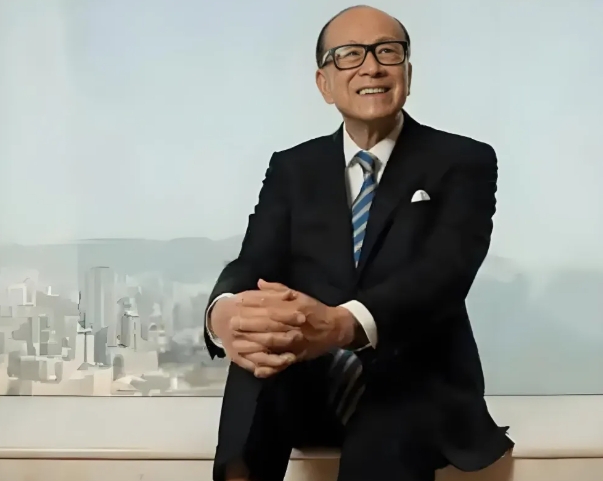 用历史的角度看李嘉诚卖港口事件！
