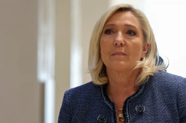 公然下黑手了！