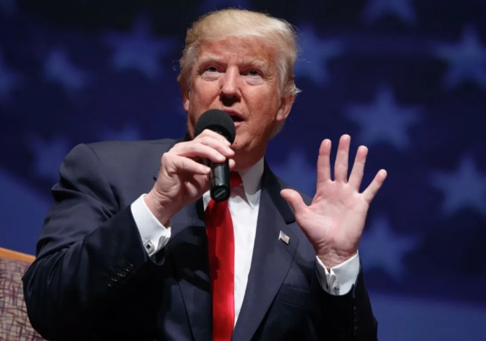 懂王用单挑全世界的方式放弃霸权！