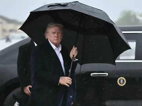 美国两条战线同时惨败，实锤了特朗普是鲨币！