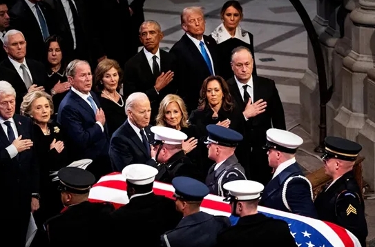 懂王的三堵墙！