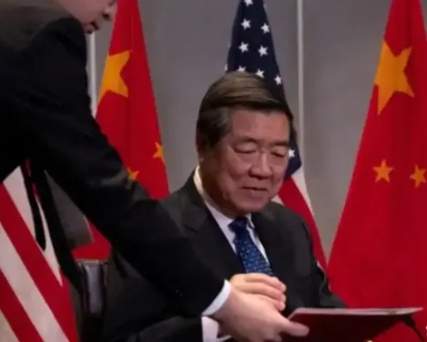 美国为啥向中国大让步？东方曝光了3大神秘力量！