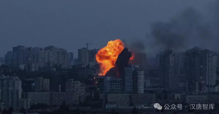 1000次！俄军体系化轰炸，乌克兰全国陷入火海！