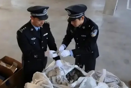 美国企业自费搜集证据，向中国举报非法走私稀土的犯罪团伙！