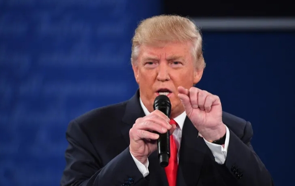 特朗普又让MAGA失望了！