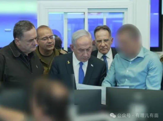 美以演双簧，空袭卡塔尔！