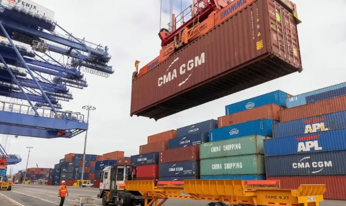 贸易战第二轮开打，川普先捅自己两刀！