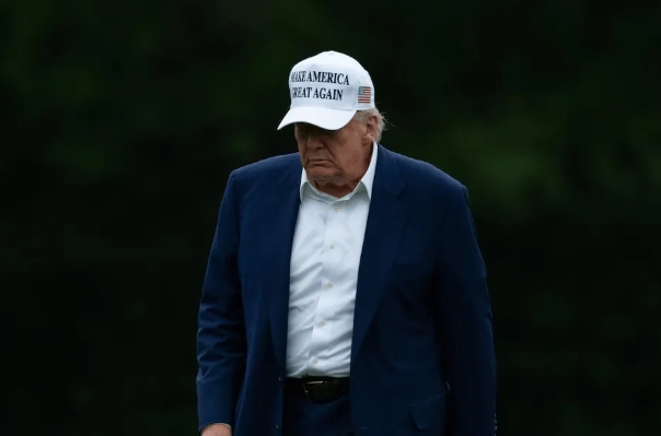 最新骚操作来了！特朗普和他的流氓团队玩出新高度！