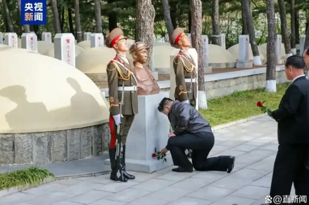 他这一跪会让我仰视许久！