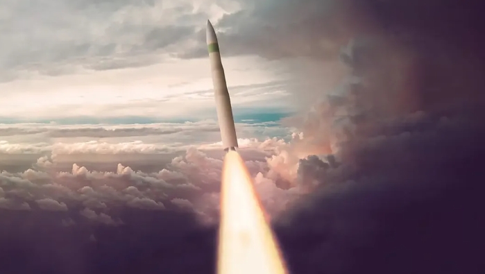 特朗普重启核试验，中国500枚核弹，真能追上美俄？