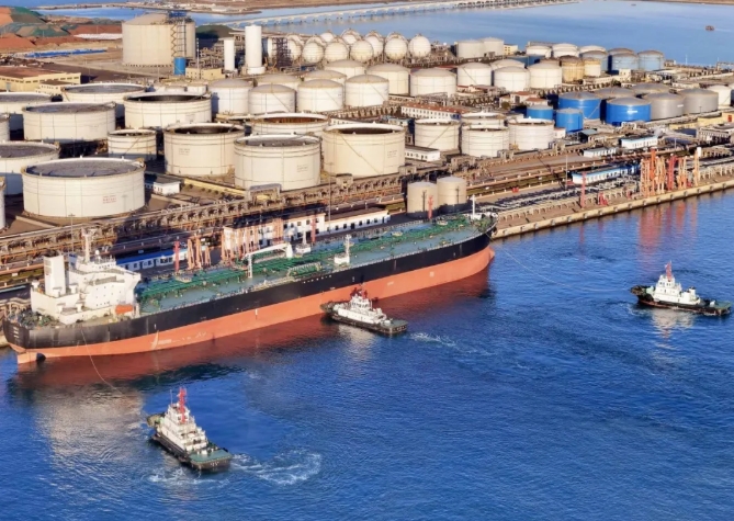 中国正在大量囤油，有什么大事要发生了？