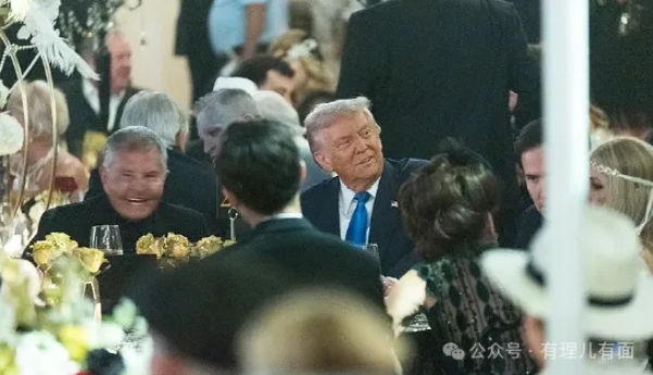 美国政府“停摆”下的“两重天”!