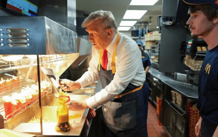 川普摊牌了！除了中国，其它人不配跟美国一桌！