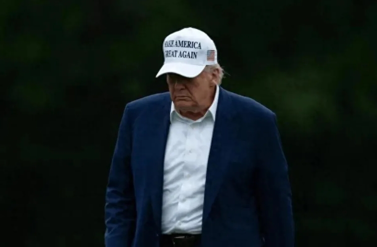 刚发生的这件事情，动摇了霸权的根本，是一次迎头暴击！