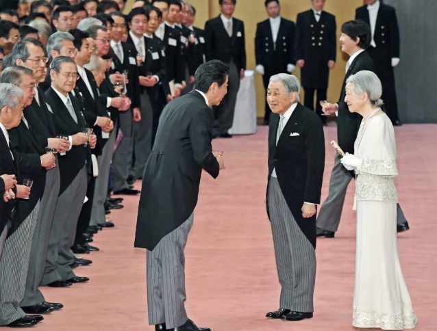 日本的病根，在日本“天皇”！