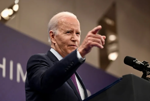 高市早苗在模仿拜登！