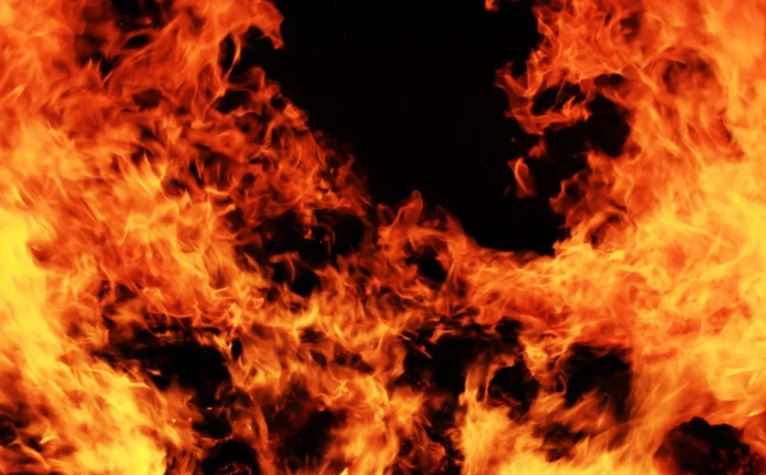 看清了香港火灾背后的真相，我只能一声叹息！