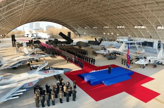 朝鲜空军80周年大秀，导弹惊艳技术哪来？