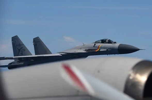 日本凌晨状告歼-15，中方当场掀桌驳回？