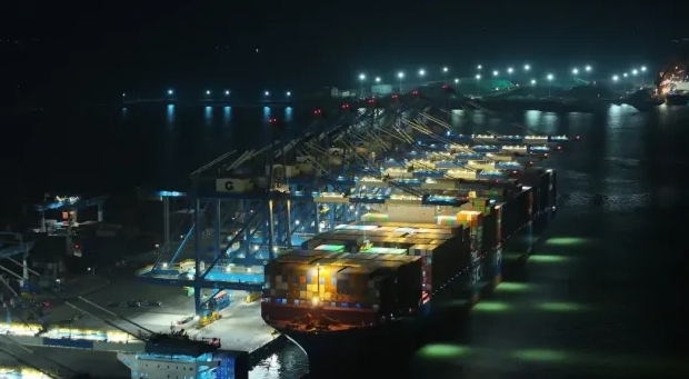 海南洋浦港封关，新加坡的“过路费”时代要结束了？