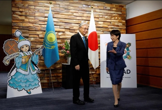 日本被当众羞辱，高市迎来史诗级溃败！