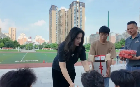 榜一大姐的跑路！