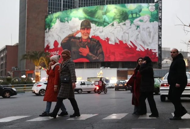 伊朗问题，要用教员的方法分析！