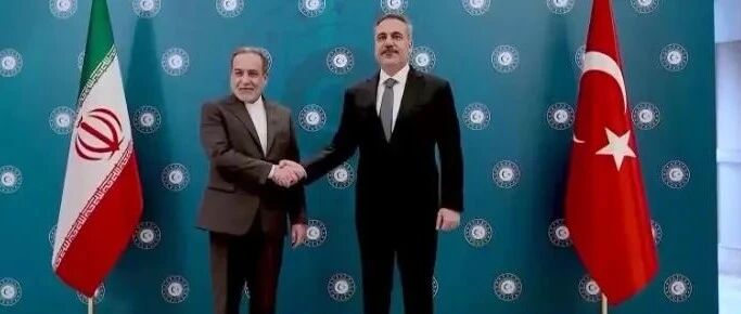 伊朗的双管齐下！