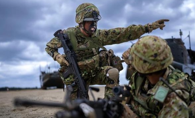 尽可能延缓日本的再军事化！