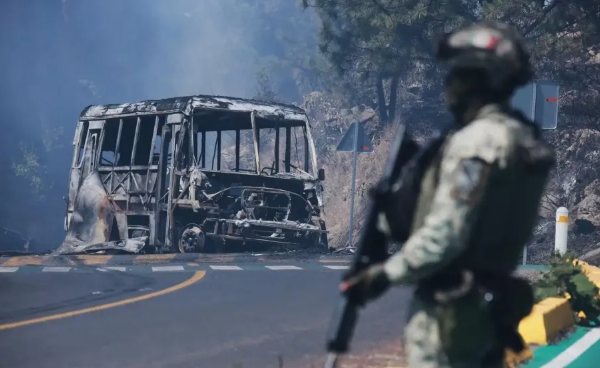 还惦记伊朗？美国的邻国已经要沦为战场了！