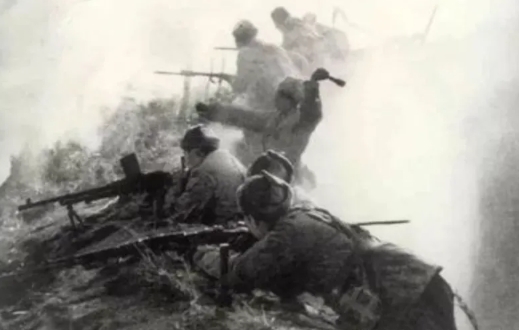 或许只有伊朗的天彻底黑到伸手不见五指时，他们的太阳才会从地平线上升起！