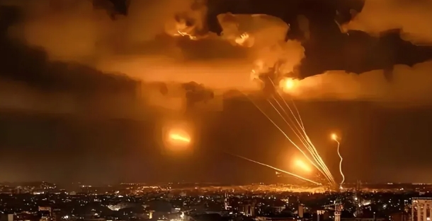 伊朗第17轮怒火爆裂，更多导弹飞向以色列！